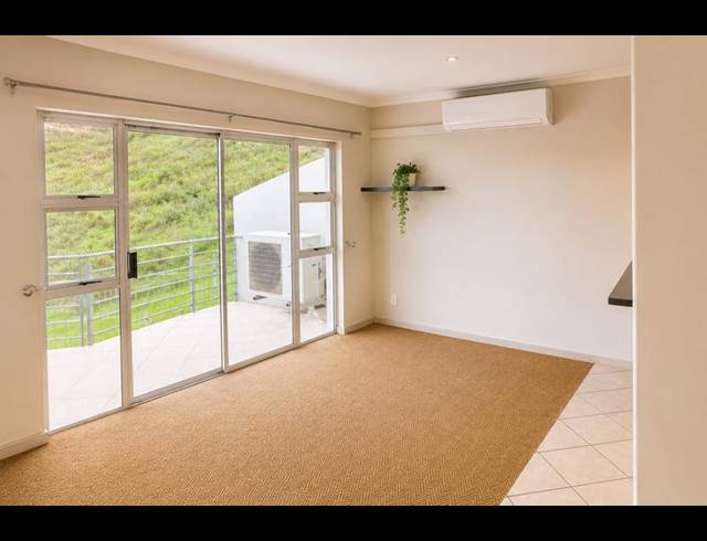 2 BEDROOM PROPERTY TO RENT IN VREDEHOEK